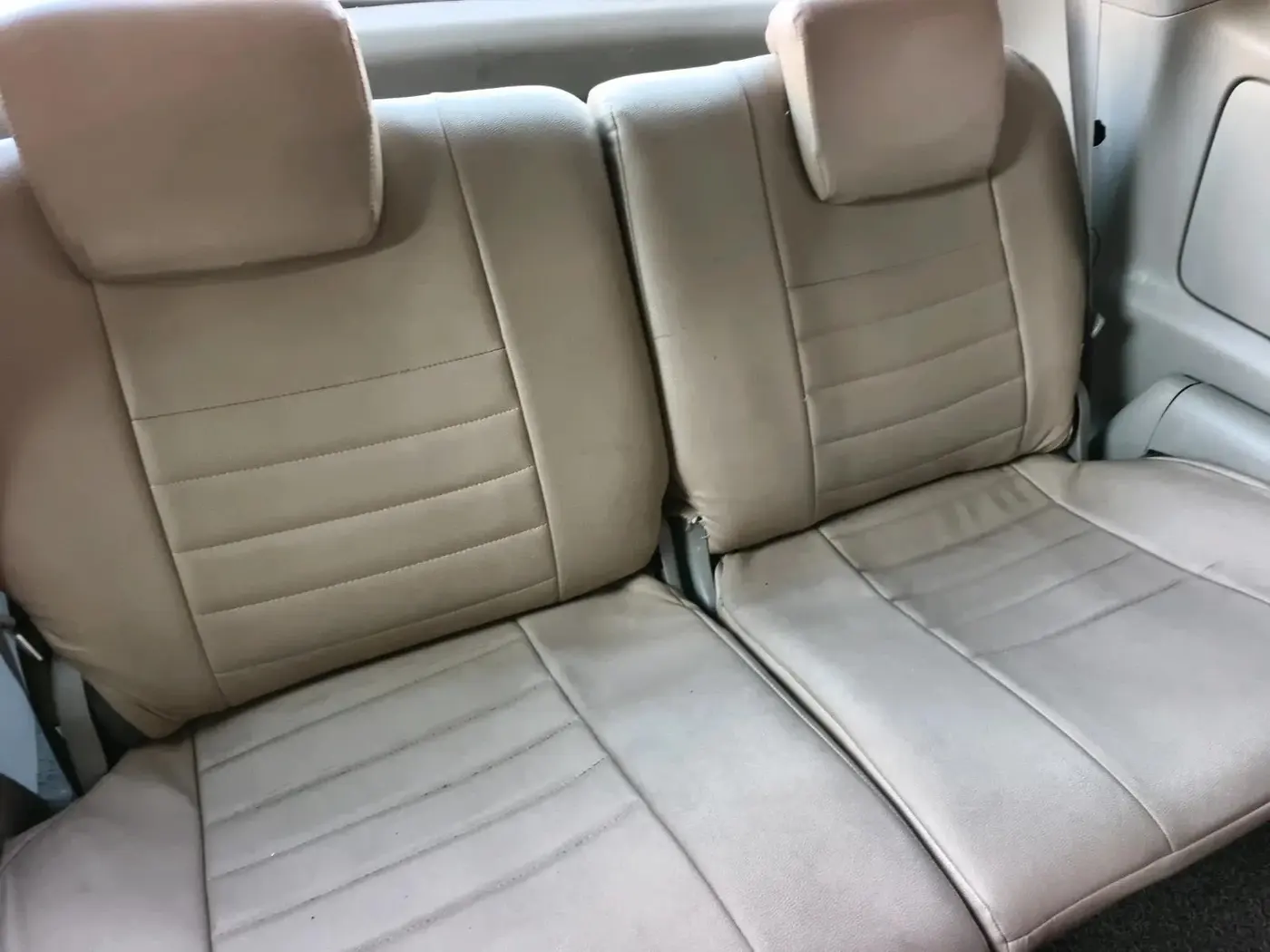 2012 Toyota Innova 2.5 GX 7 STR, Diesel, Manual, 2,65,972 km, interior