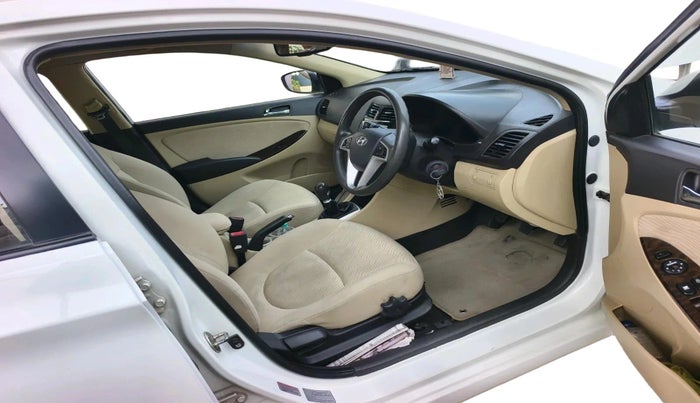 2011 Hyundai Verna FLUIDIC 1.6 CRDI SX, Diesel, Manual, 1,02,755 km, interior