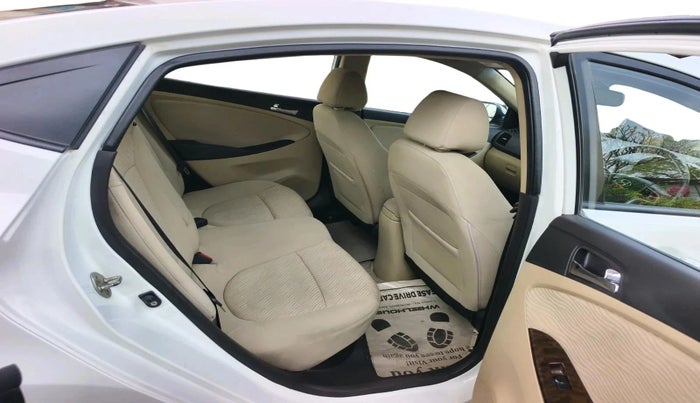 2011 Hyundai Verna FLUIDIC 1.6 CRDI SX, Diesel, Manual, 1,02,755 km, interior