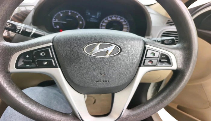 2011 Hyundai Verna FLUIDIC 1.6 CRDI SX, Diesel, Manual, 1,02,755 km, interior