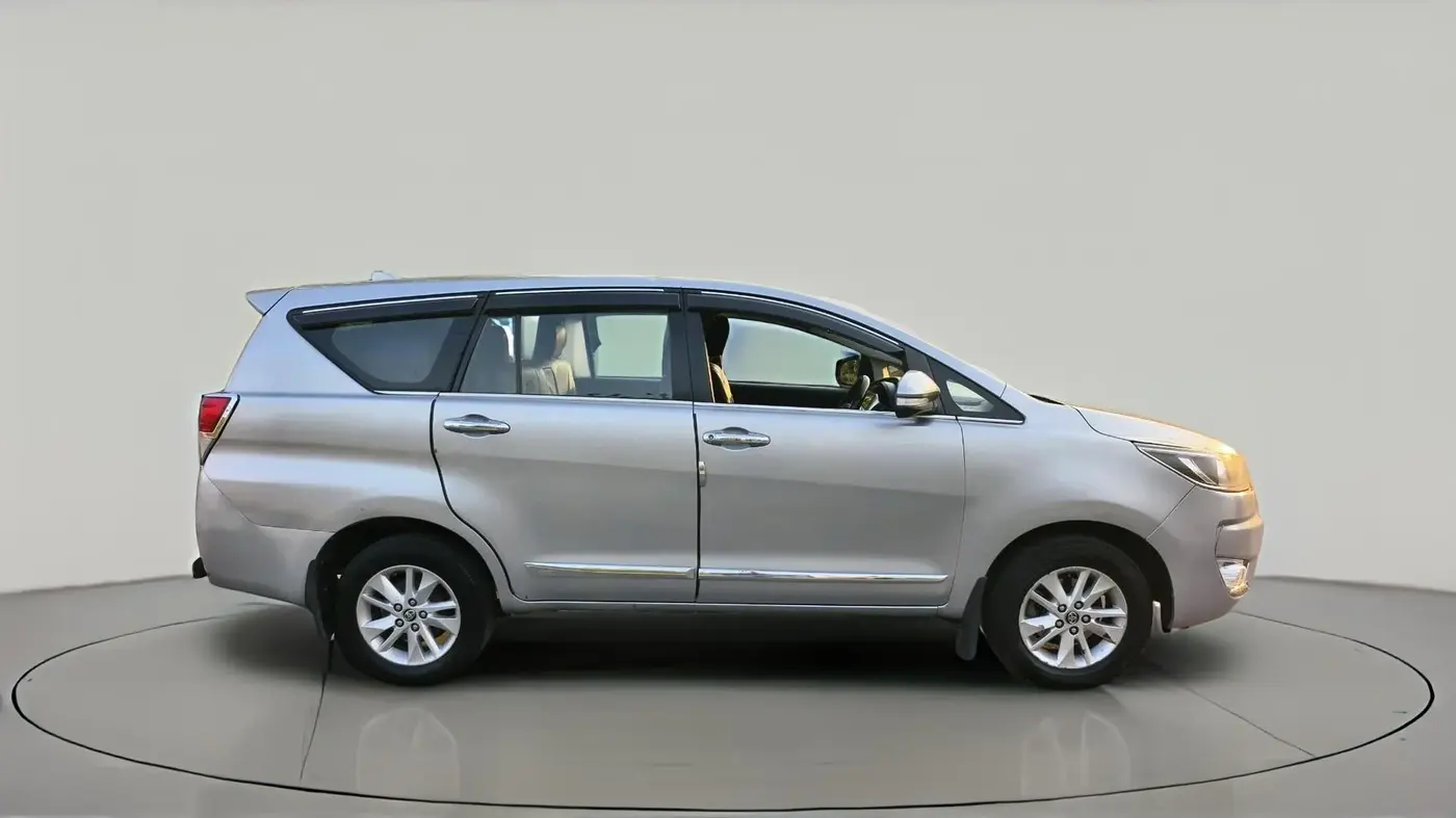 2016 Toyota Innova Crysta 2.4 GX 8 STR, Diesel, Manual, 1,69,470 km, exterior