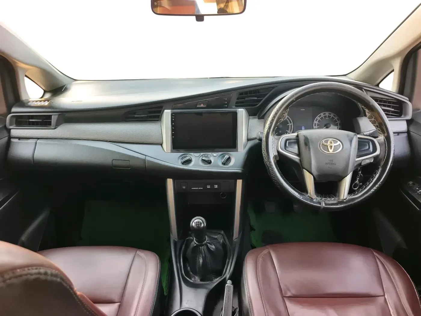 2016 Toyota Innova Crysta 2.4 GX 8 STR, Diesel, Manual, 1,69,470 km, interior