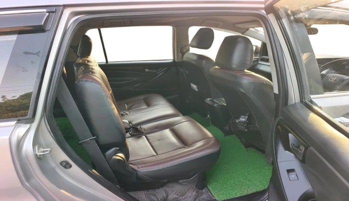2016 Toyota Innova Crysta 2.4 GX 8 STR, Diesel, Manual, 1,69,470 km, interior