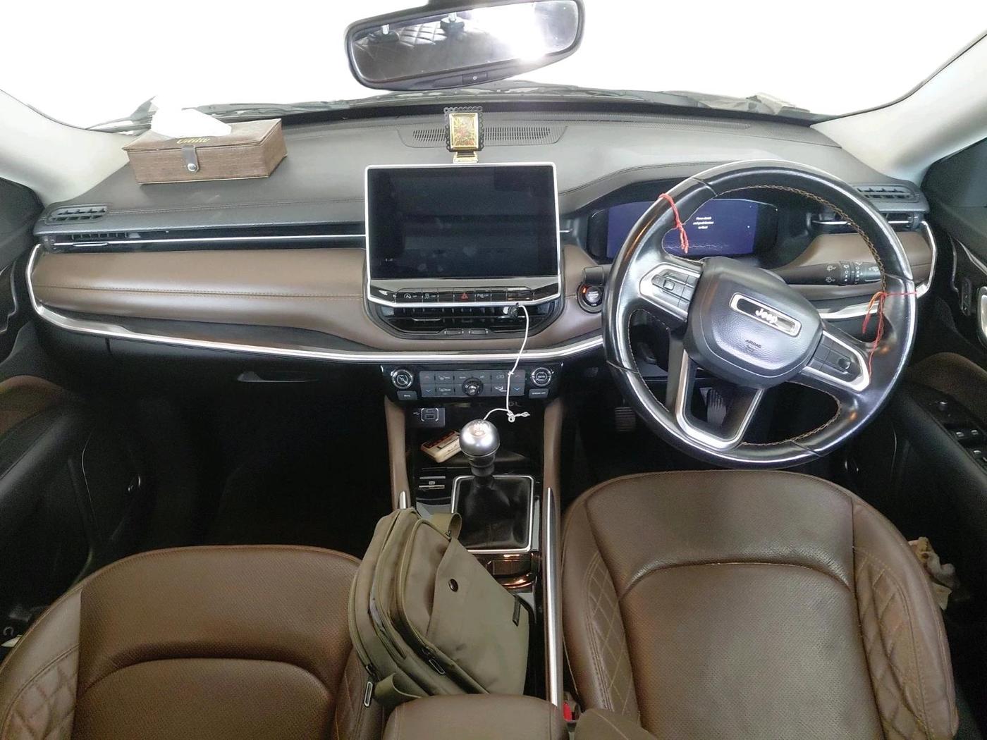 2022 Jeep MERIDIAN LIMITED (O) 4X2 MT, Diesel, Manual, 57,633 km, interior