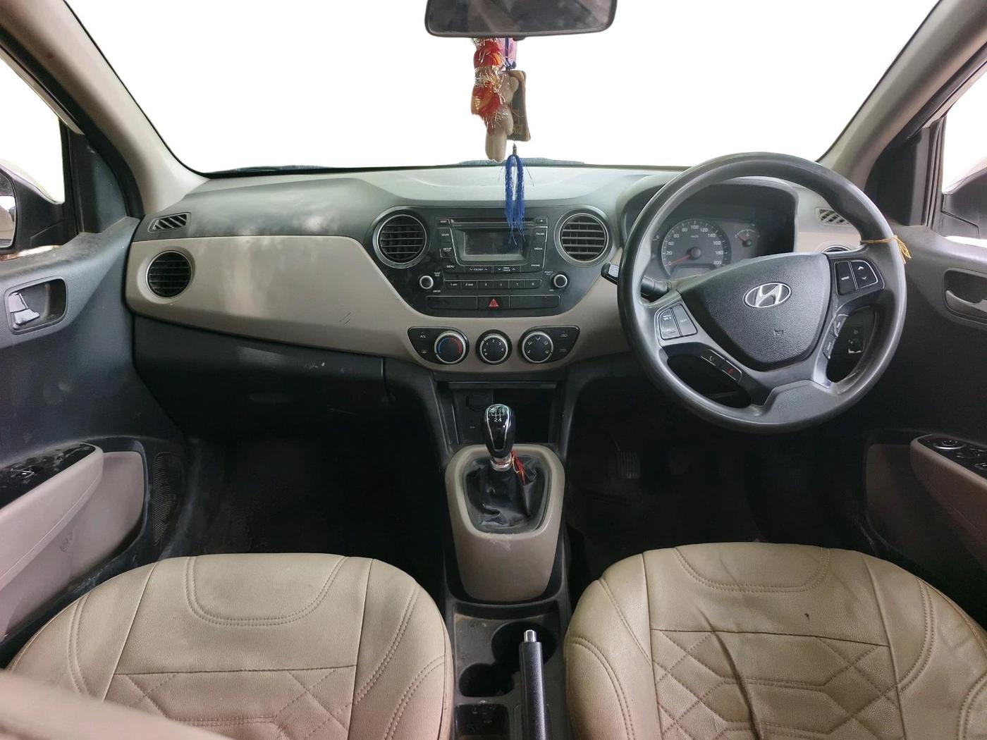 2015 Hyundai Xcent S 1.1 CRDI, Diesel, Manual, 1,21,089 km, interior