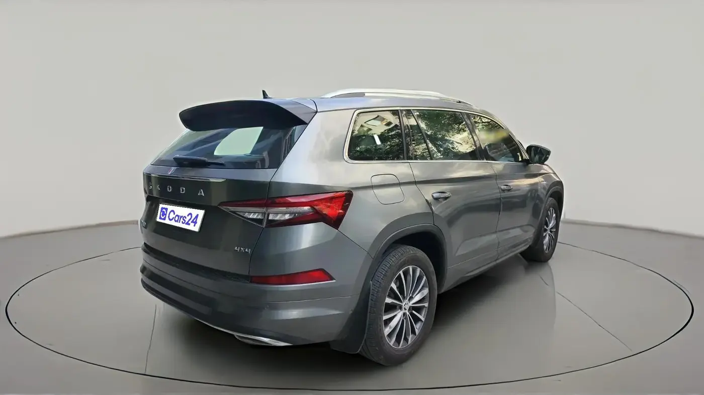 2022 Skoda Kodiaq L&K, Petrol, Automatic, 1,71,819 km, exterior