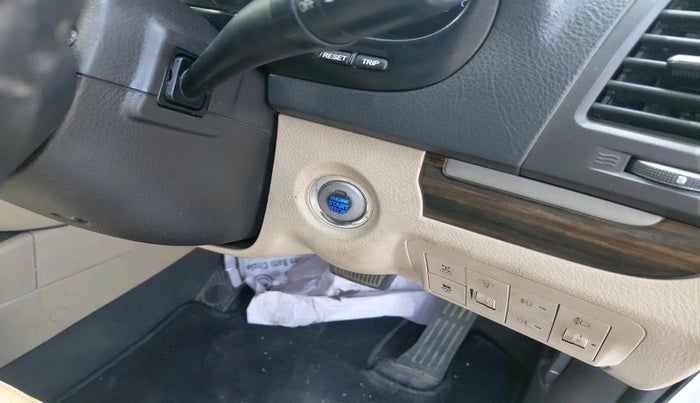 2012 Hyundai Santa Fe 4 WD, Diesel, Manual, 1,97,038 km, interior