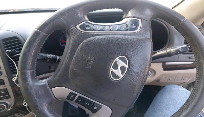 2012 Hyundai Santa Fe 4 WD, Diesel, Manual, 1,97,038 km, interior