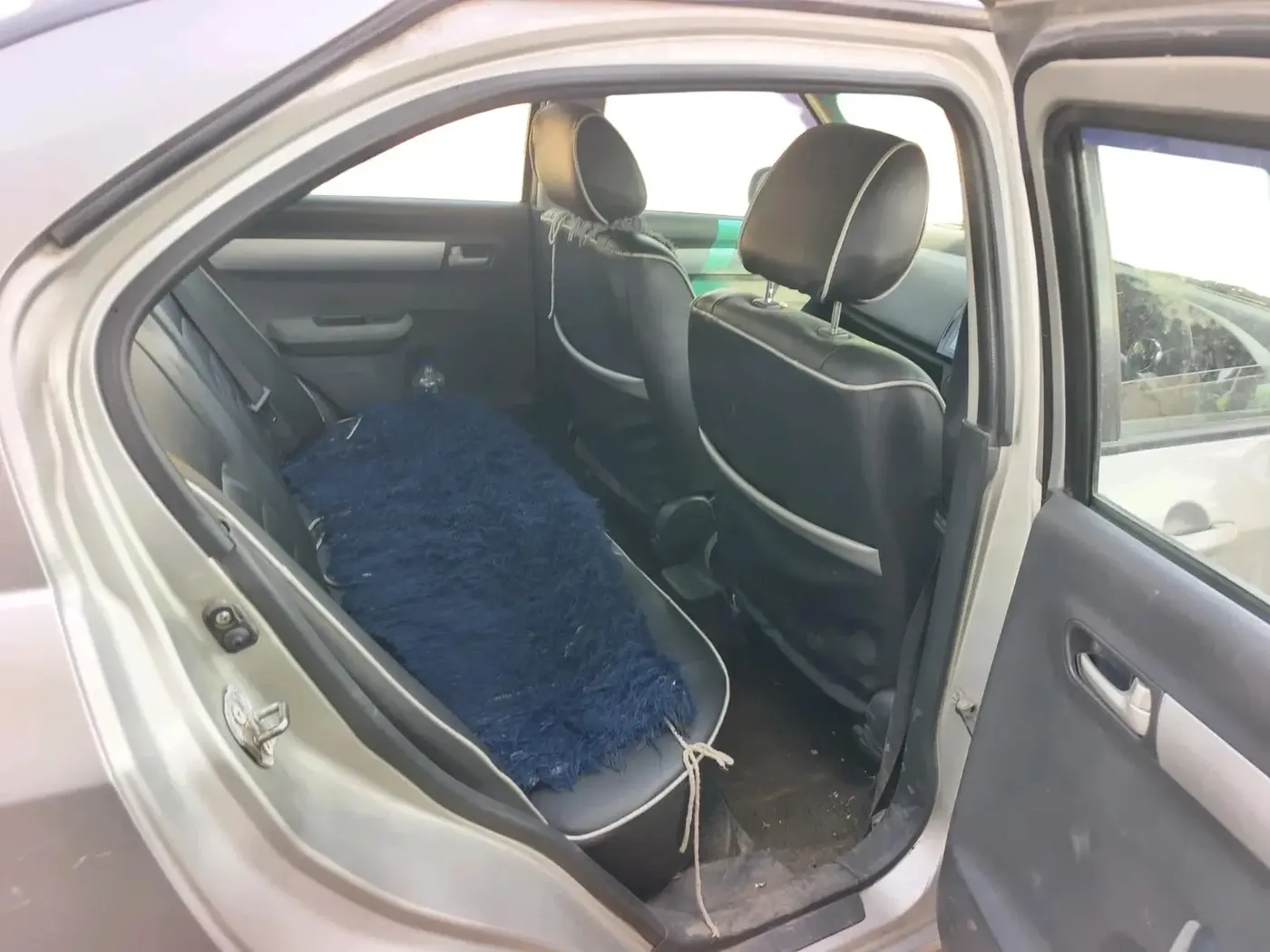 2011 Maruti Swift Dzire VXI, CNG, Manual, 65,123 km, interior