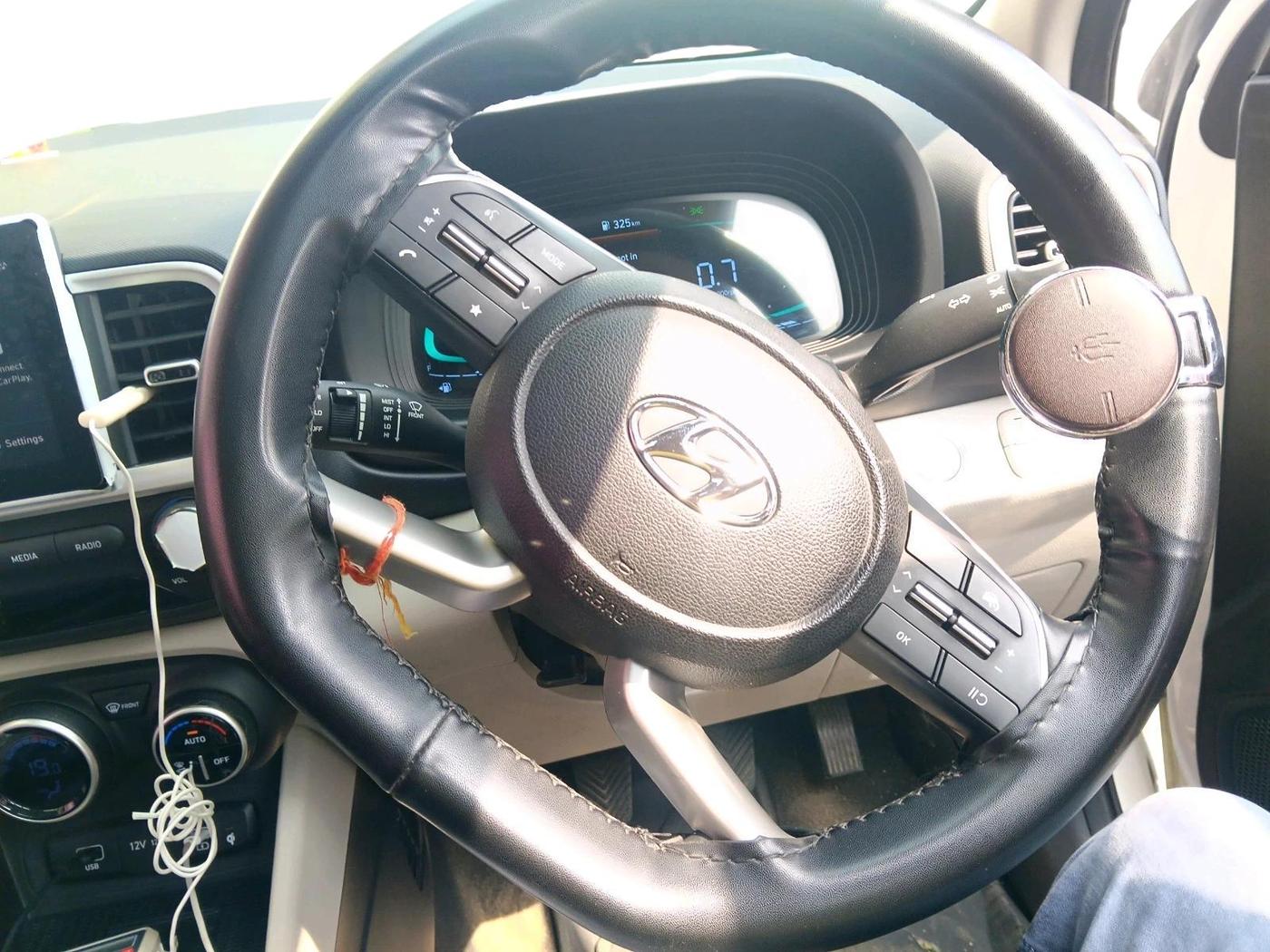 2025 Hyundai VENUE SX 1.5 CRDI, Diesel, Manual, 32,738 km, interior