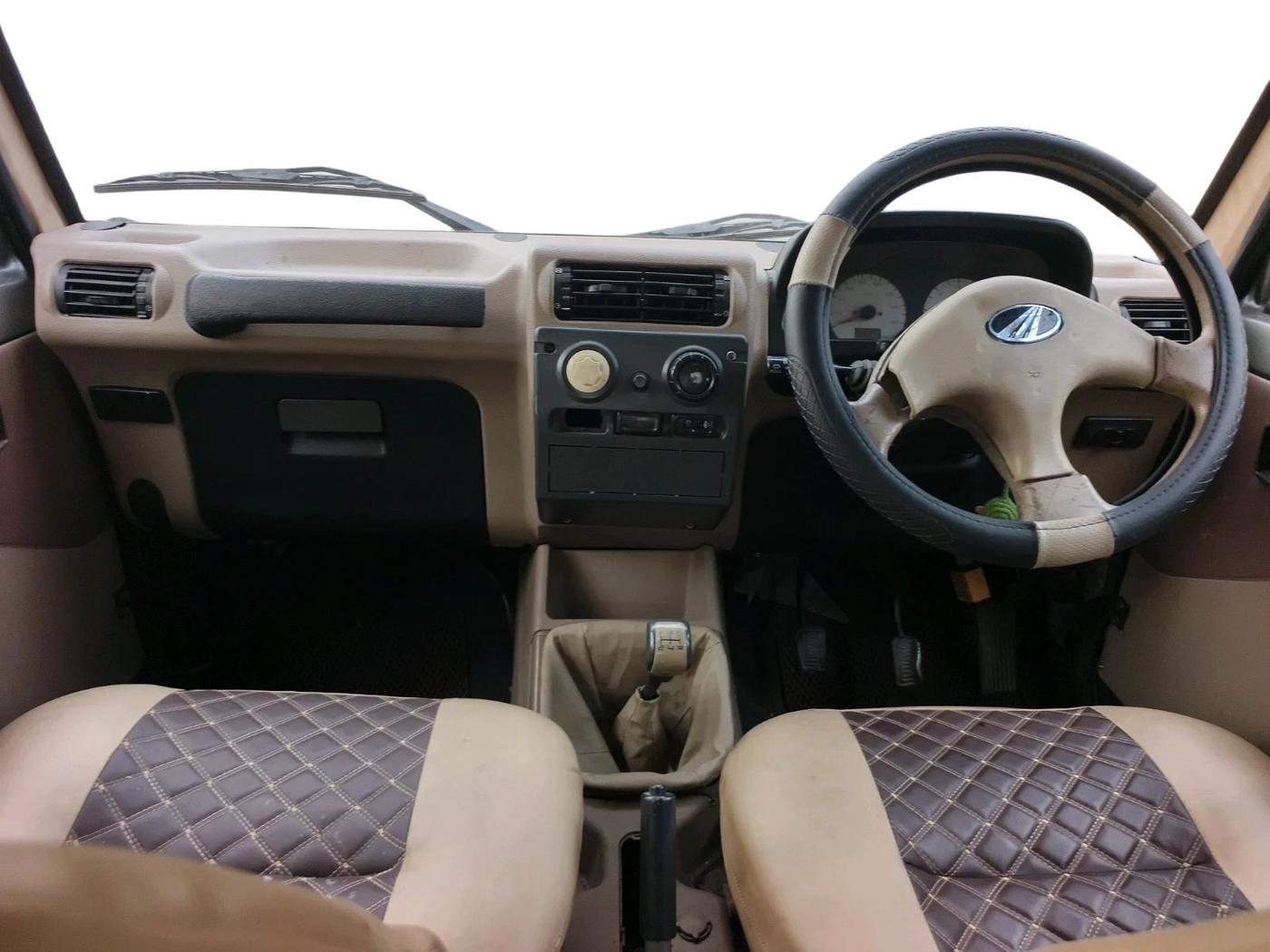 2010 Mahindra Bolero SLX BS-III, Diesel, Manual, 4,13,826 km, interior