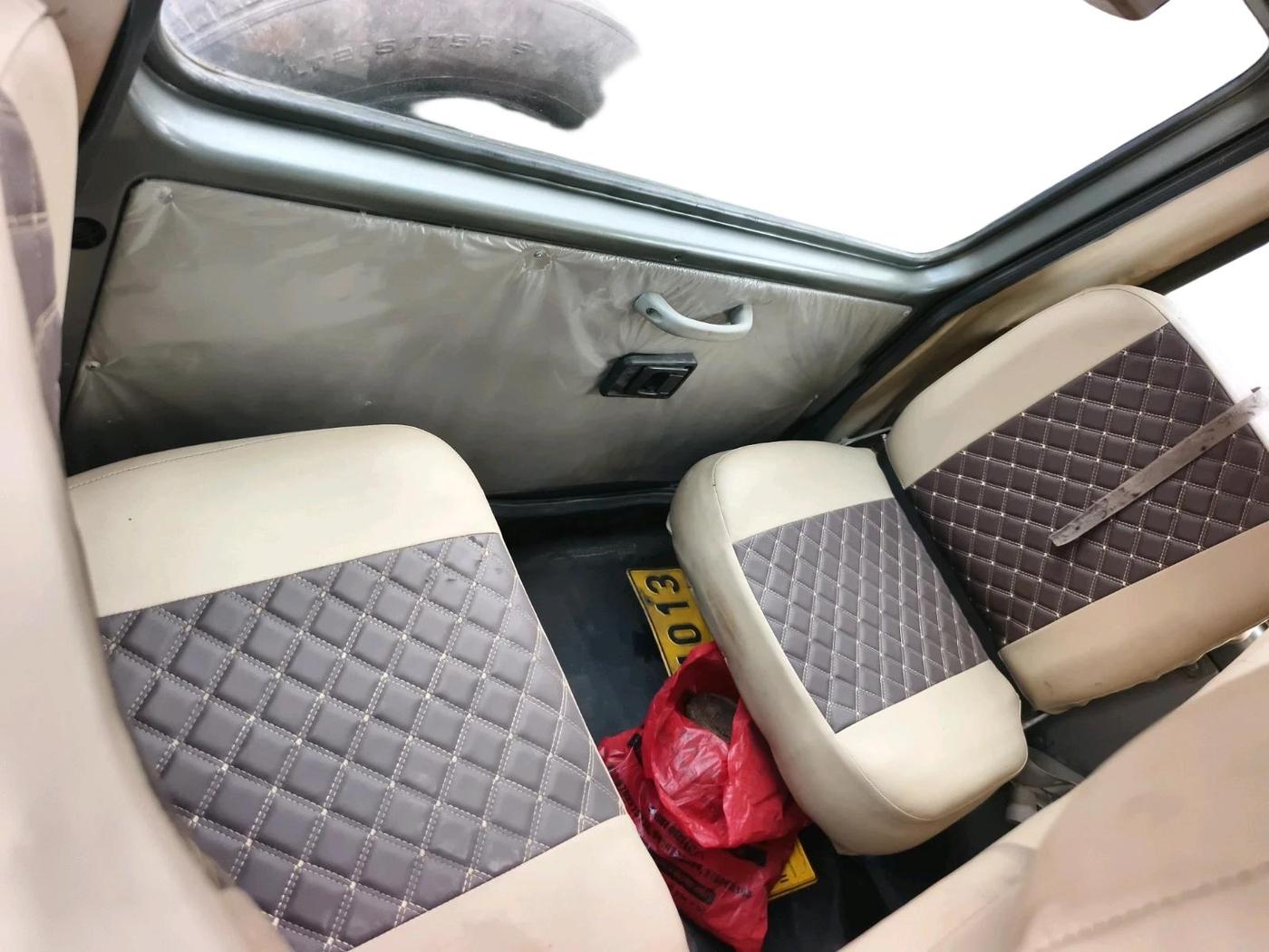 2010 Mahindra Bolero SLX BS-III, Diesel, Manual, 4,13,826 km, interior