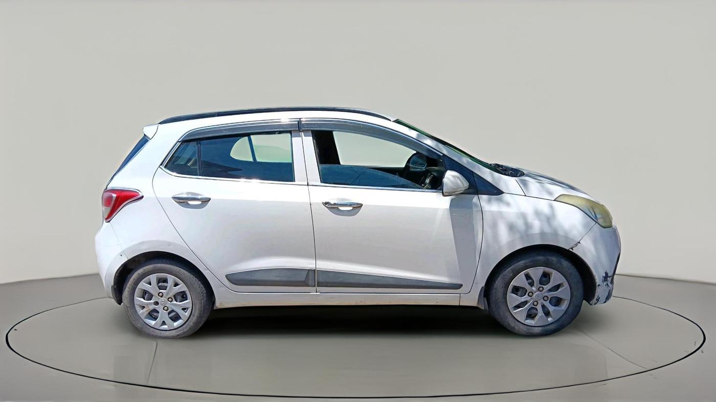 2013 Hyundai Grand i10 SPORTZ 1.1 CRDI, Diesel, Manual, 1,22,935 km, exterior