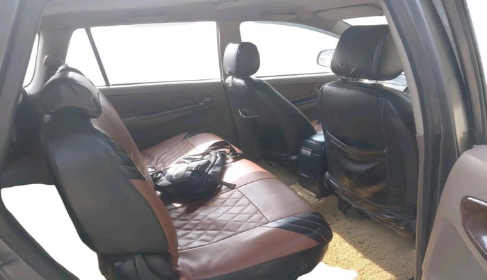 2015 Toyota Innova 2.5 G 8 STR, Diesel, Manual, 1,51,000 km, interior