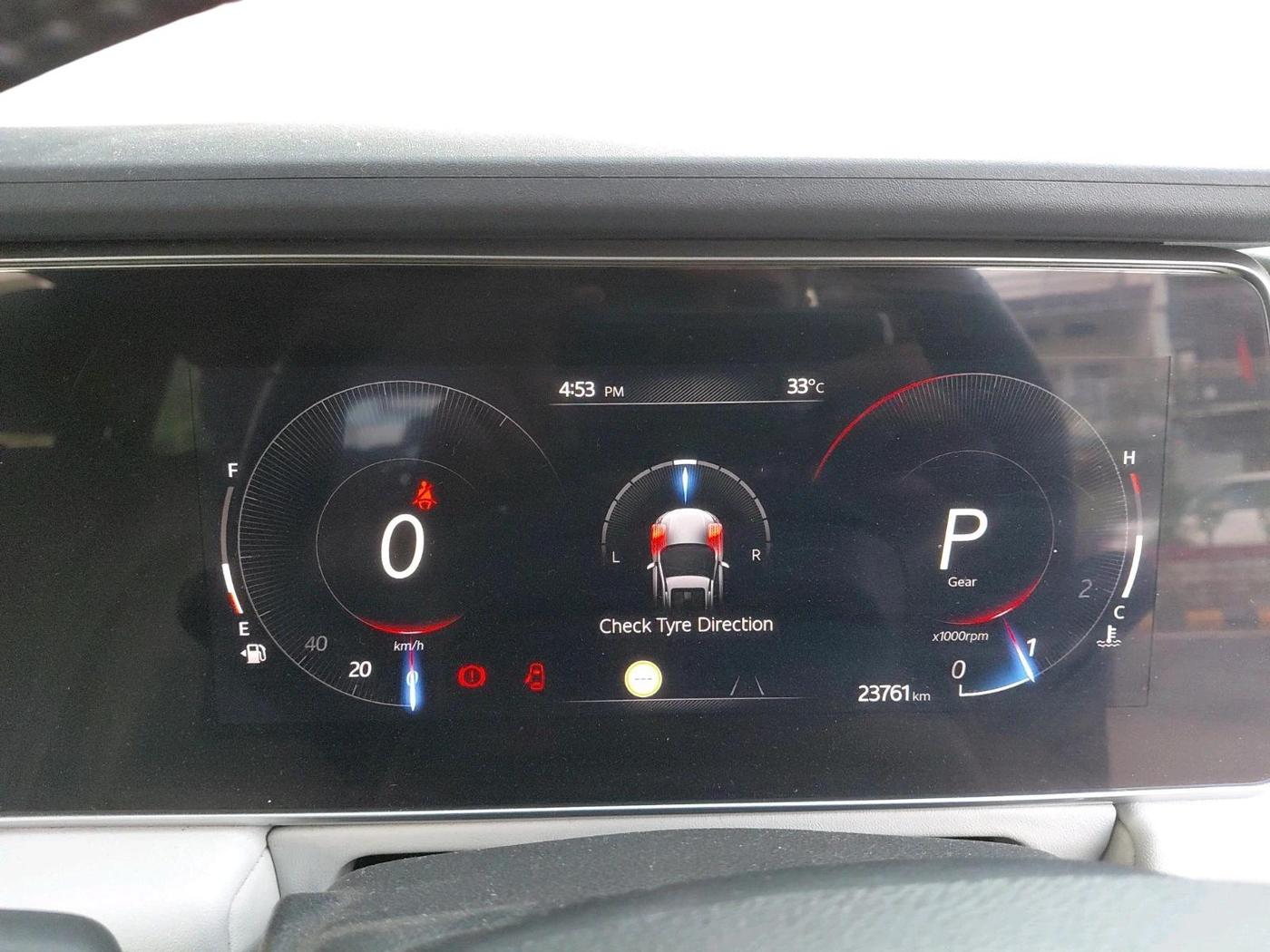 2021 Mahindra XUV700 AX 7 LUXURY P AT 7 STR, Petrol, Automatic, 23,761 km, interior