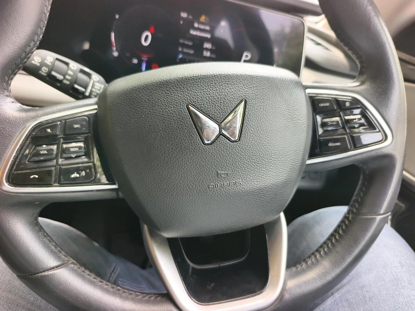 2021 Mahindra XUV700 AX 7 LUXURY P AT 7 STR, Petrol, Automatic, 23,761 km, interior
