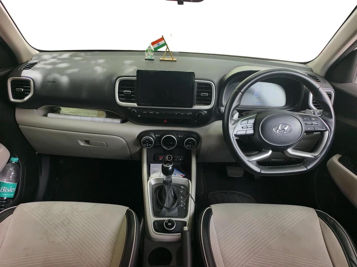 2022 Hyundai VENUE SX (O) 1.0 TURBO DCT, Petrol, Automatic, 18,299 km, interior