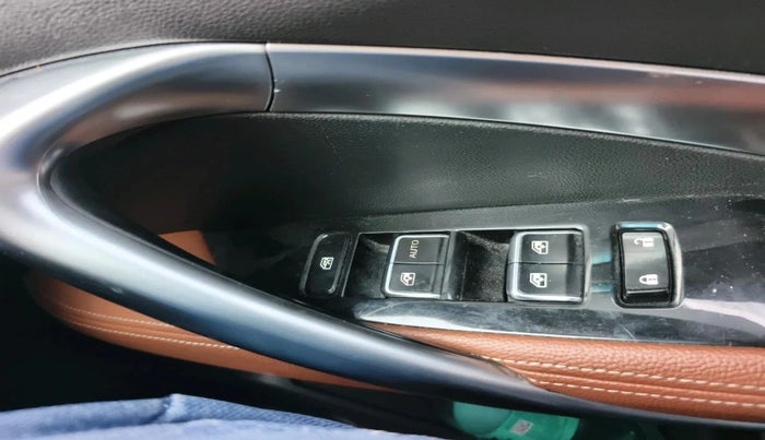 2020 MG HECTOR PLUS SHARP 2.0 DIESEL TURBO MT 6-STR, Diesel, Manual, 50,121 km, interior