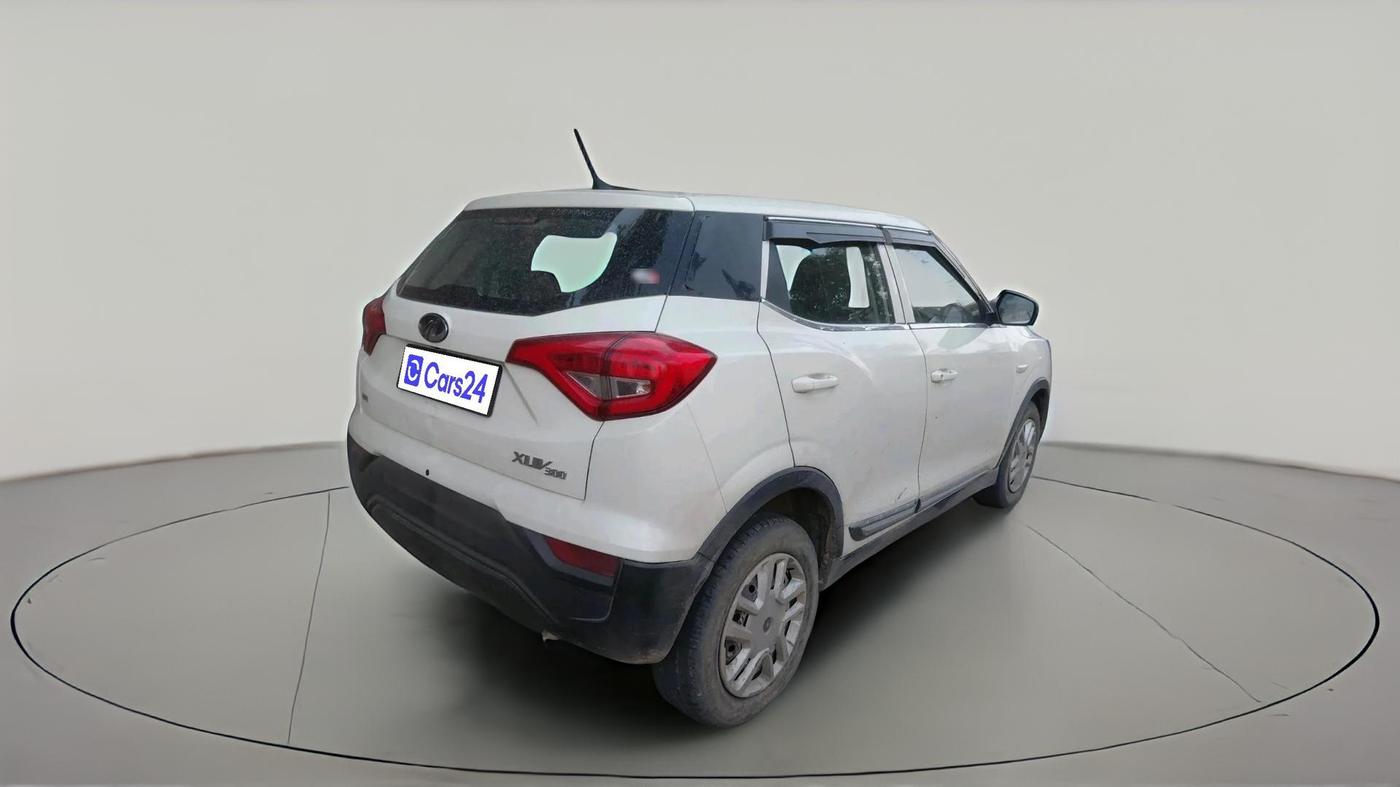 2019 Mahindra XUV300 W4 1.5 DIESEL, Diesel, Manual, 91,715 km, exterior