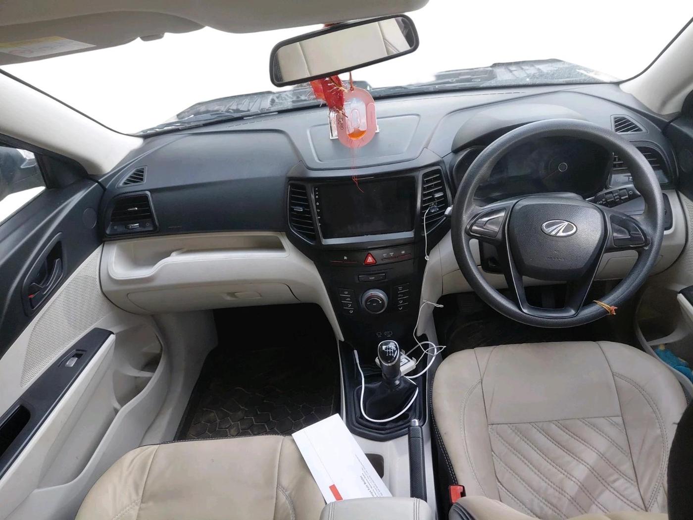 2019 Mahindra XUV300 W4 1.5 DIESEL, Diesel, Manual, 91,715 km, interior