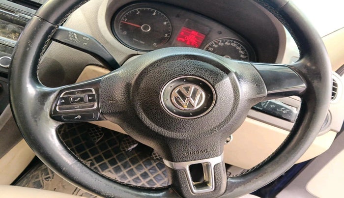 2012 Volkswagen Vento HIGHLINE DIESEL 1.6, Diesel, Manual, 1,72,406 km, interior
