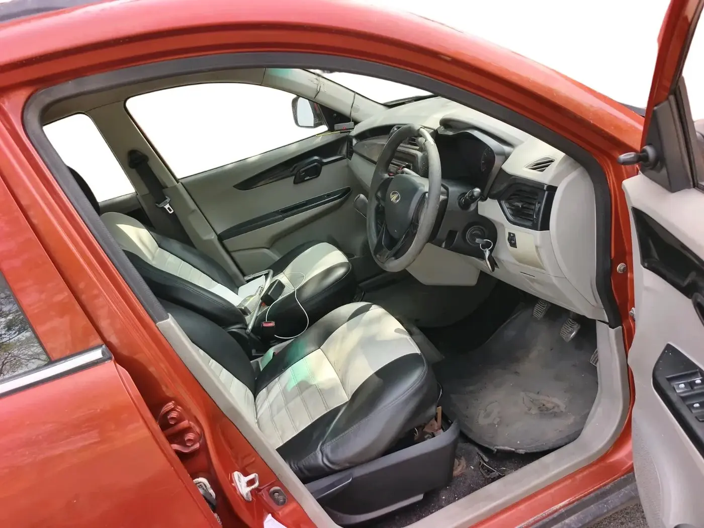 2016 Mahindra Kuv100 K4 PLUS D 5 STR, Diesel, Manual, 1,42,612 km, interior