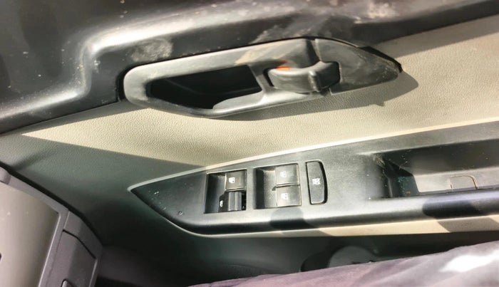 2016 Mahindra Kuv100 K4 PLUS D 5 STR, Diesel, Manual, 1,42,612 km, interior