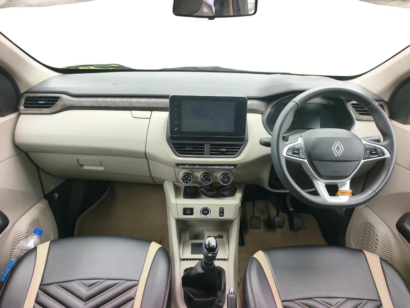 2025 Renault TRIBER Emotion, CNG, Manual, 5,096 km, interior