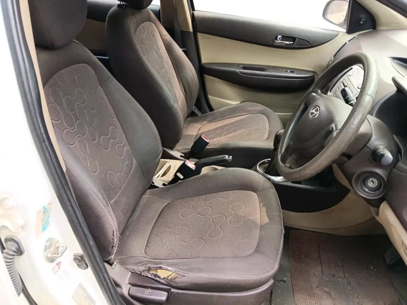 2011 Hyundai i20 MAGNA 1.4 CRDI, Diesel, Manual, 2,03,396 km, interior