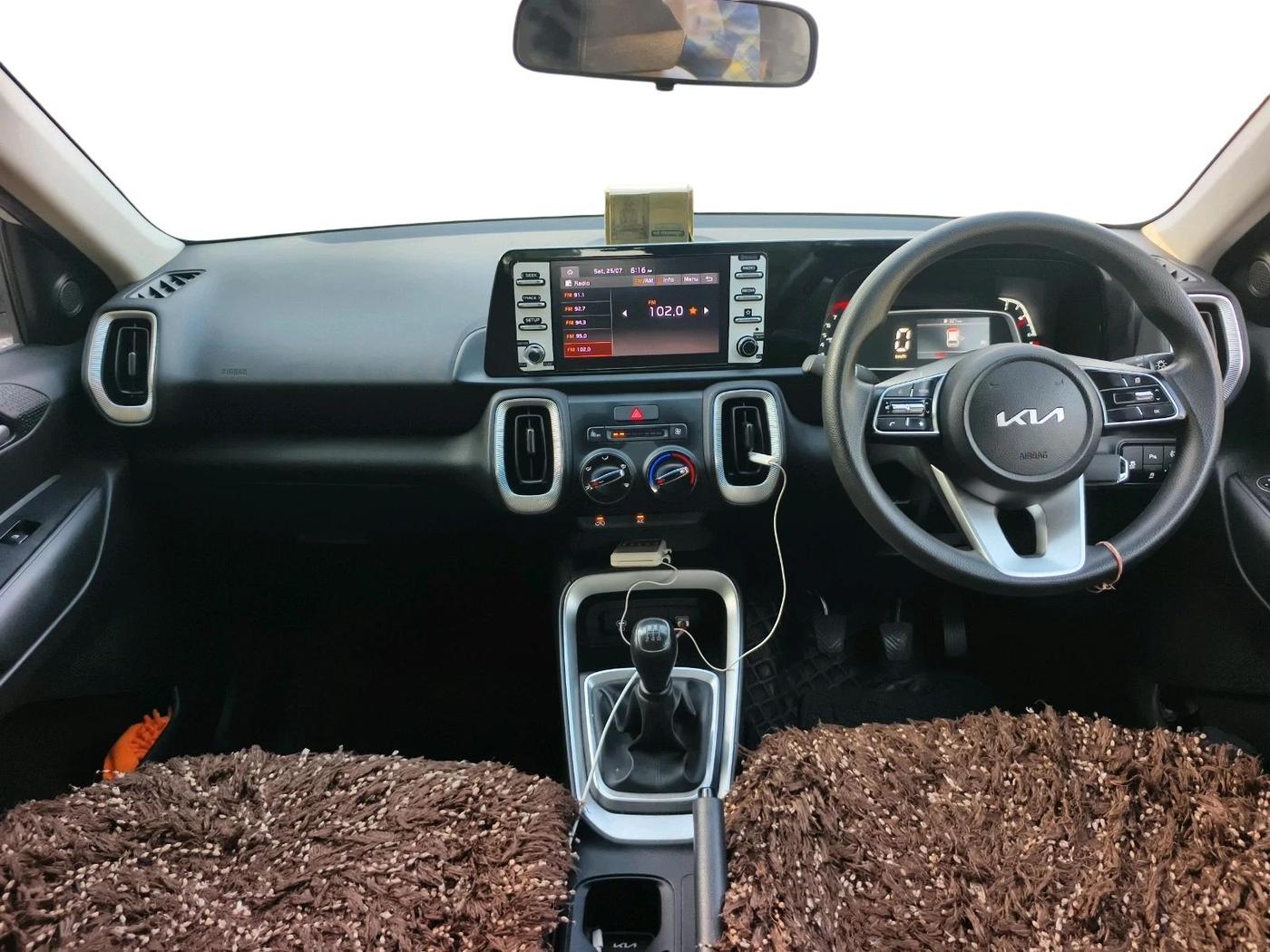 2024 KIA SONET HTK 1.2 PETROL MT, Petrol, Manual, 17,698 km, interior