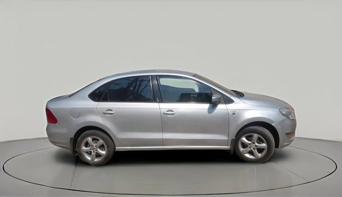 2013 Skoda Rapid ELEGANCE 1.6 TDI CR MT, Diesel, Manual, 97,470 km, exterior