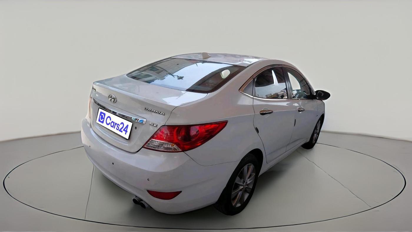 2012 Hyundai Verna FLUIDIC 1.6 CRDI SX, Diesel, Manual, 1,24,922 km, exterior