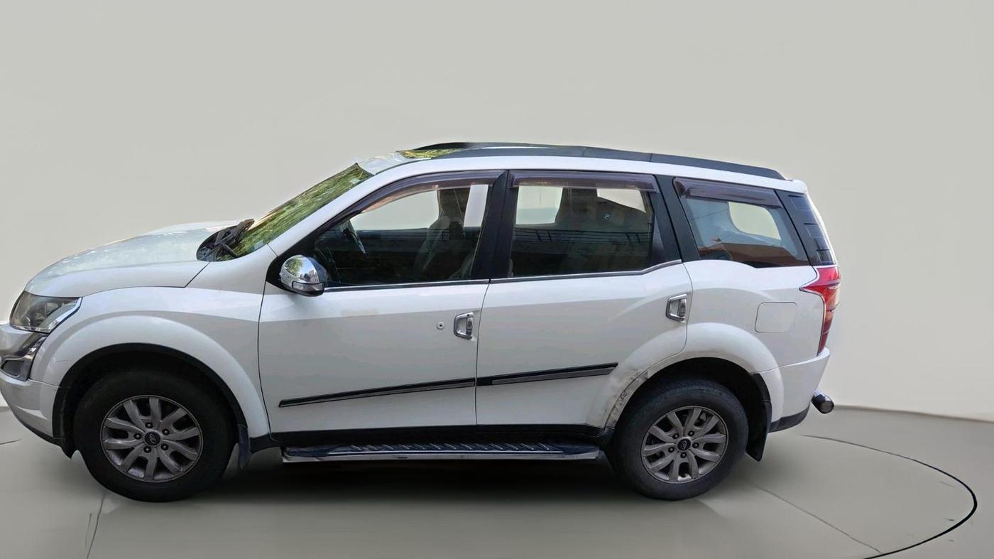 2016 Mahindra XUV500 W10, Diesel, Manual, 1,35,775 km, exterior