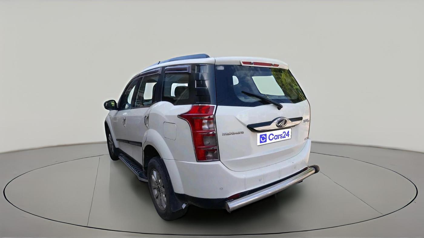 2016 Mahindra XUV500 W10, Diesel, Manual, 1,35,775 km, exterior