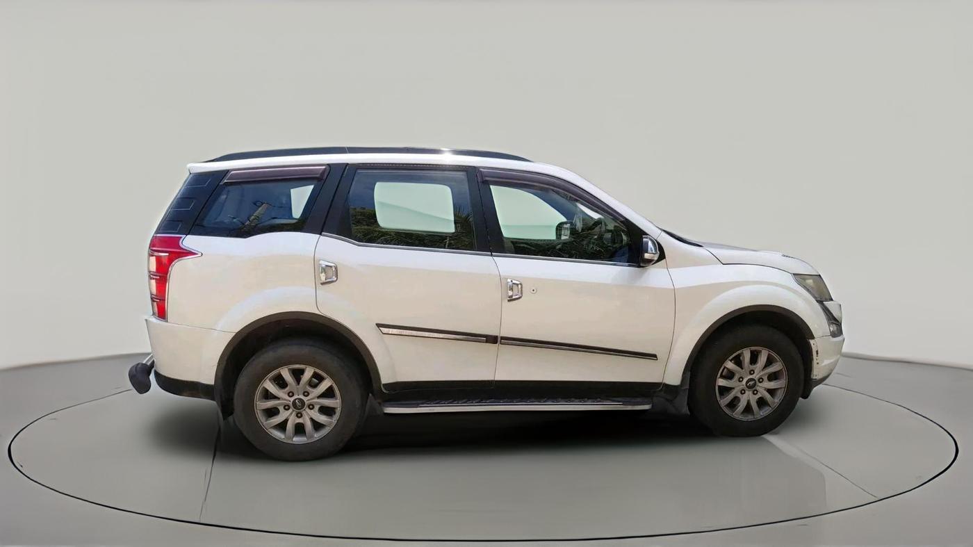 2016 Mahindra XUV500 W10, Diesel, Manual, 1,35,775 km, exterior