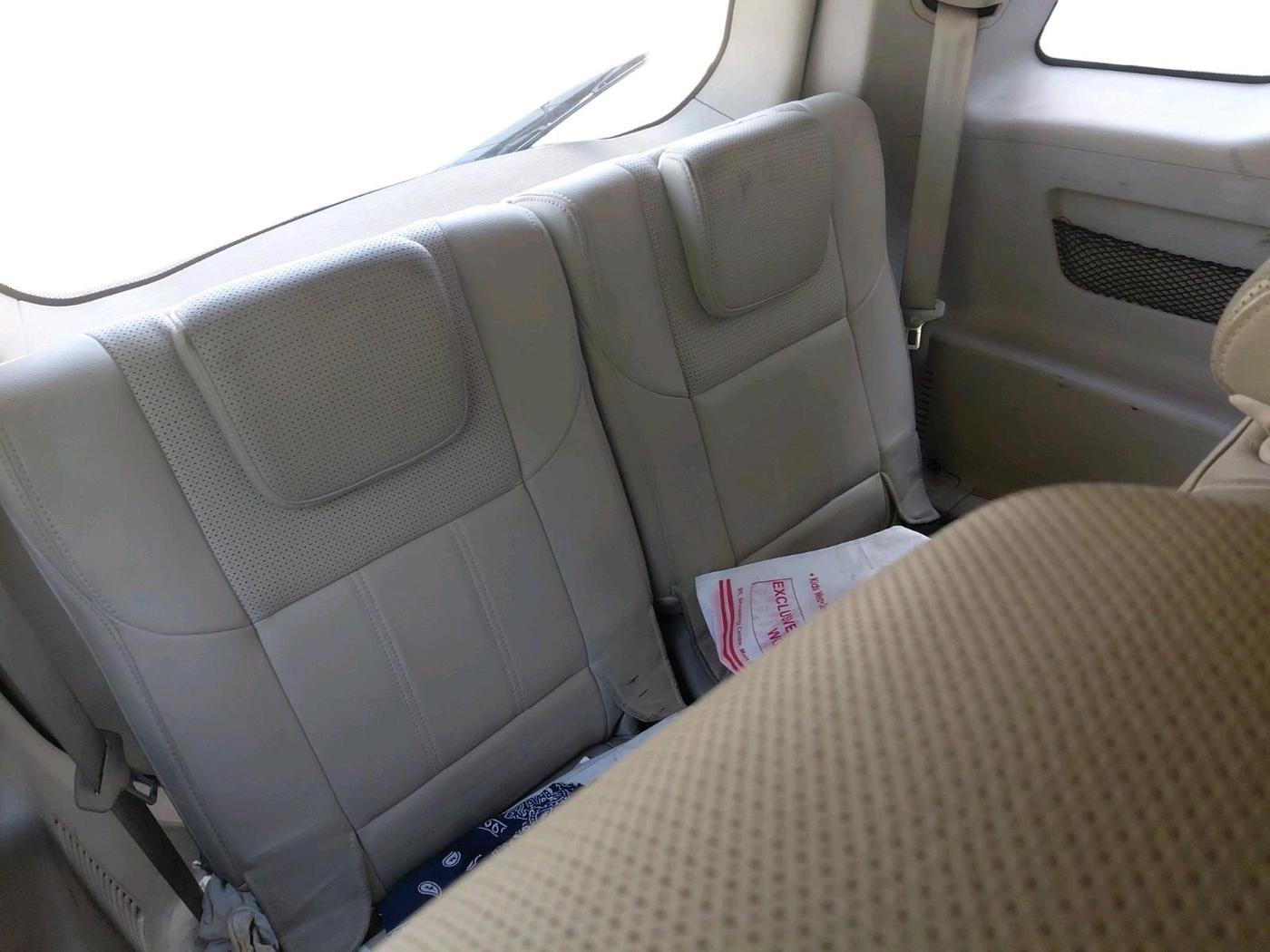 2016 Mahindra XUV500 W10, Diesel, Manual, 1,35,775 km, interior
