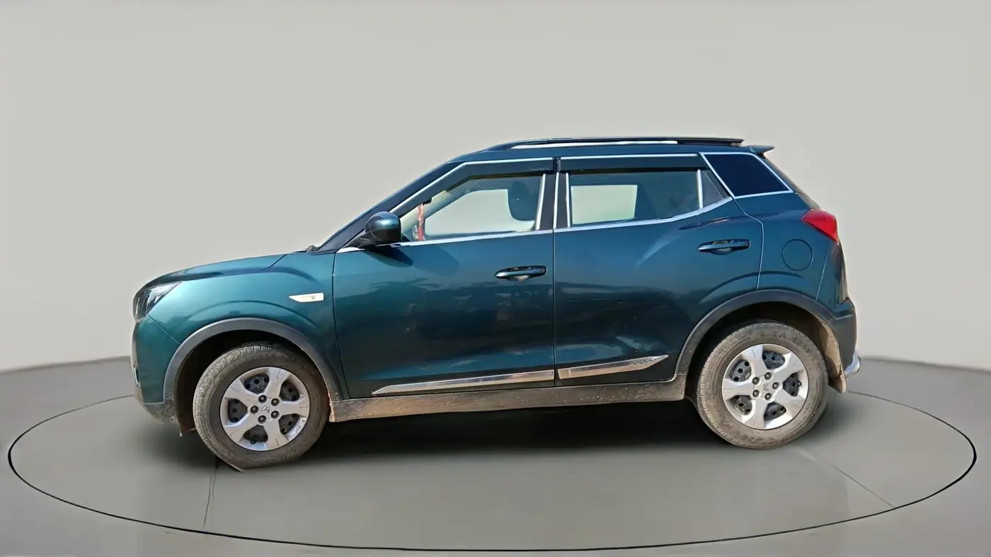 2023 Mahindra XUV300 W6 1.5 Diesel, Diesel, Manual, 1,20,788 km, exterior
