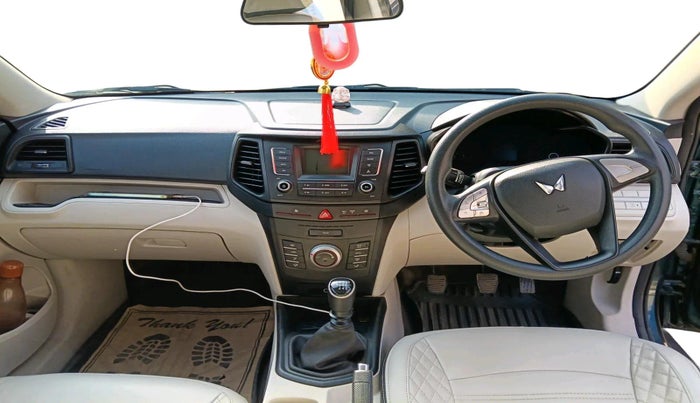 2023 Mahindra XUV300 W6 1.5 Diesel, Diesel, Manual, 1,20,788 km, interior