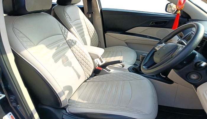 2023 Mahindra XUV300 W6 1.5 Diesel, Diesel, Manual, 1,20,788 km, interior