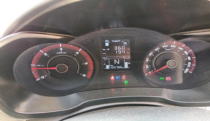 2023 Mahindra XUV300 W6 1.5 Diesel, Diesel, Manual, 1,20,788 km, interior