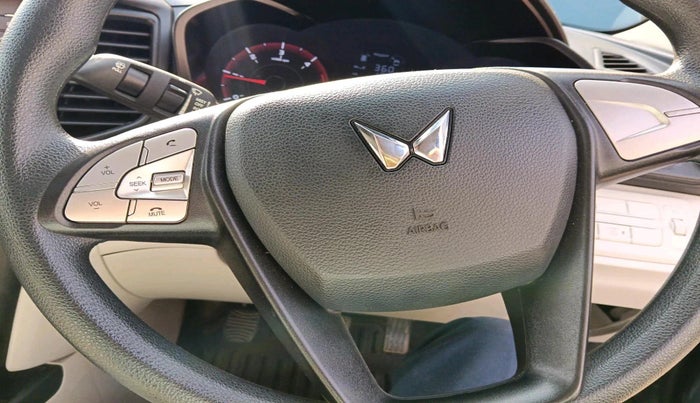 2023 Mahindra XUV300 W6 1.5 Diesel, Diesel, Manual, 1,20,788 km, interior