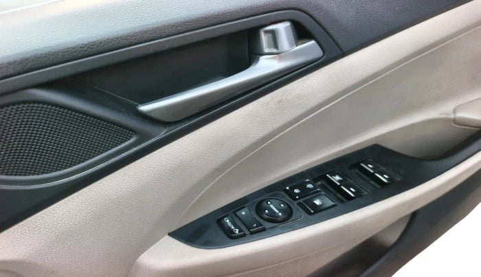 2018 Hyundai Tucson 2WD AT GL DIESEL
, Diesel, Automatic, 1,14,390 km, interior