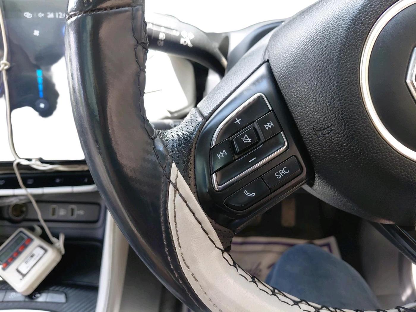2023 MG ASTOR SHARP 1.5 MT, Petrol, Manual, 24,895 km, interior
