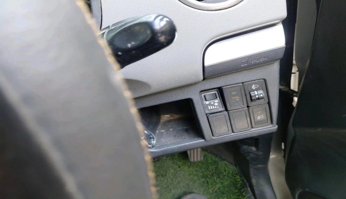 2011 Maruti Wagon R 1.0 VXI, Petrol, Manual, 92,632 km, interior