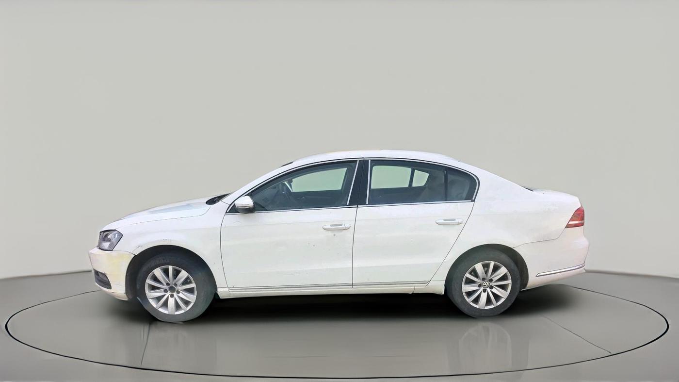 2012 Volkswagen Passat TRENDLINE MT, Diesel, Manual, 1,23,332 km, exterior