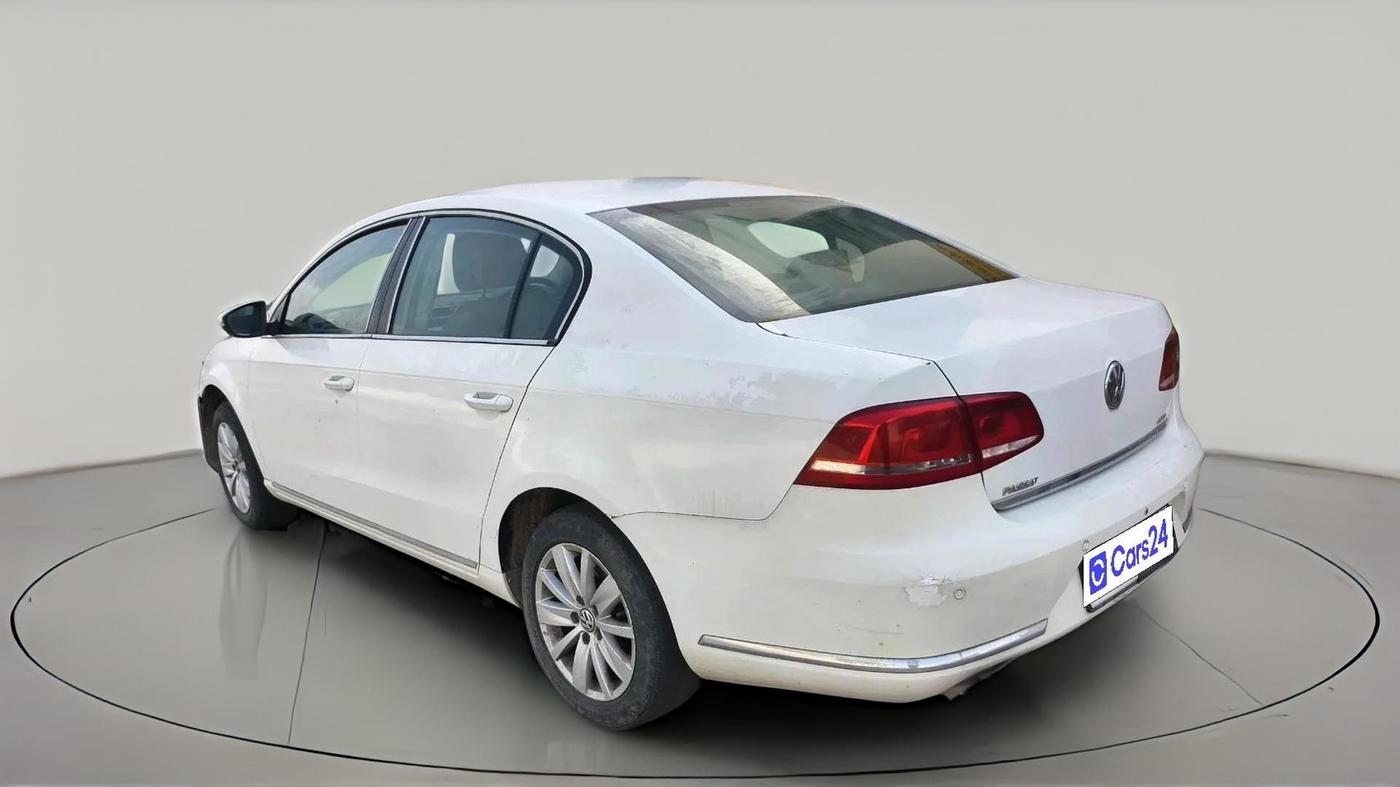2012 Volkswagen Passat TRENDLINE MT, Diesel, Manual, 1,23,332 km, exterior