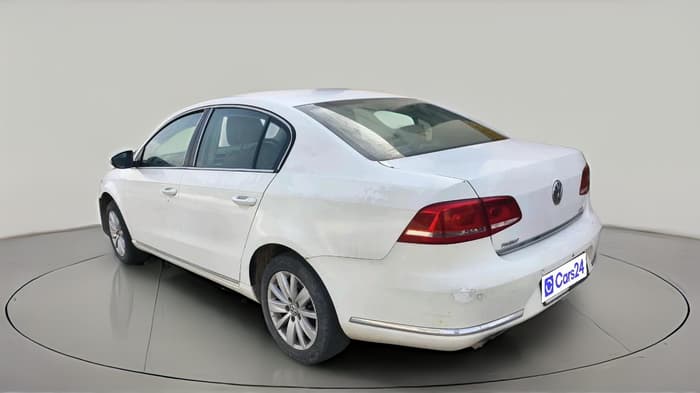 2012 Volkswagen Passat TRENDLINE MT, Diesel, Manual, 1,23,332 km, exterior