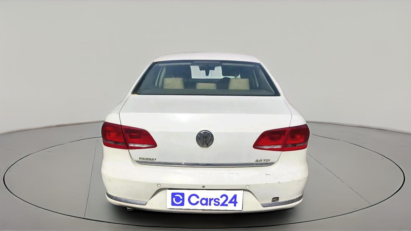 2012 Volkswagen Passat TRENDLINE MT, Diesel, Manual, 1,23,332 km, exterior