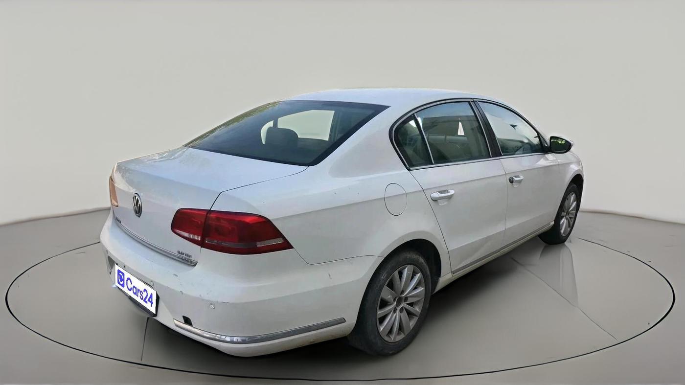 2012 Volkswagen Passat TRENDLINE MT, Diesel, Manual, 1,23,332 km, exterior