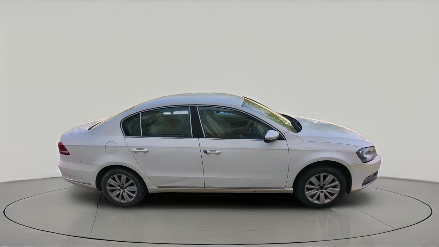 2012 Volkswagen Passat TRENDLINE MT, Diesel, Manual, 1,23,332 km, exterior